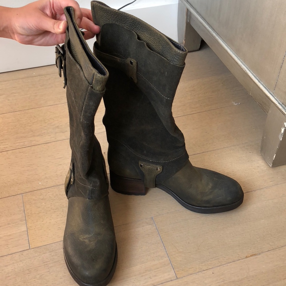 Vera wang boots